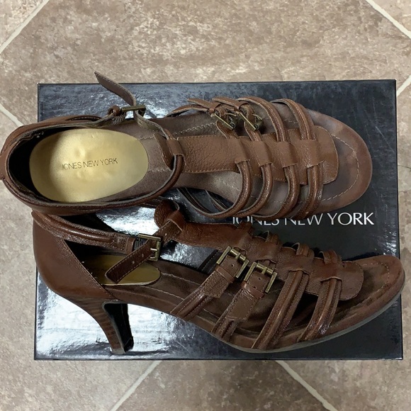 Brown gladiator style heels - Picture 3 of 4